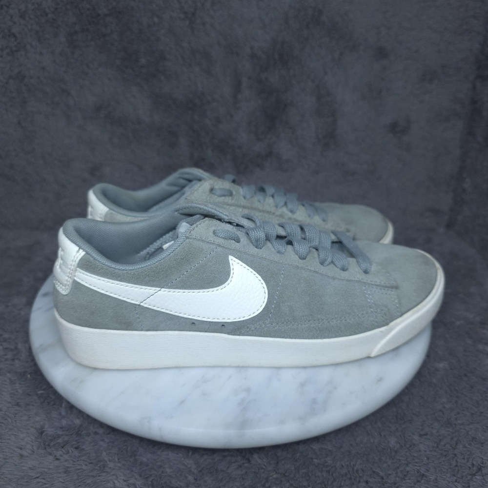 Nike Shoes Womens Size 6.5 Gray Suede Low Top Casual Sneakers Comfort AV9373-302